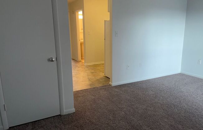 1 bed, 1 bath, 600 sqft, $975, Unit 13