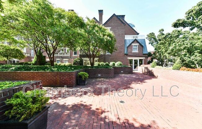 115 N LEE ST