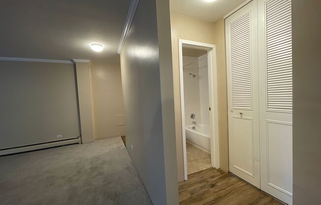 2 beds, 2 baths, 960 sqft, $1,895, Unit 107