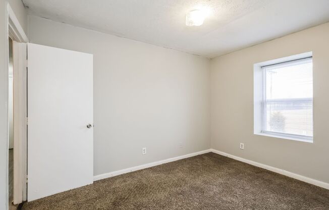 2 beds, 1 bath, 800 sqft, $745, Unit F12