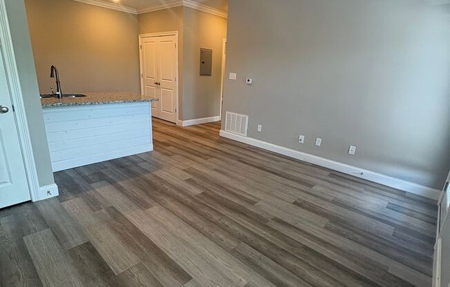 1 bed, 1 bath, 650 sqft, $775, Unit 224