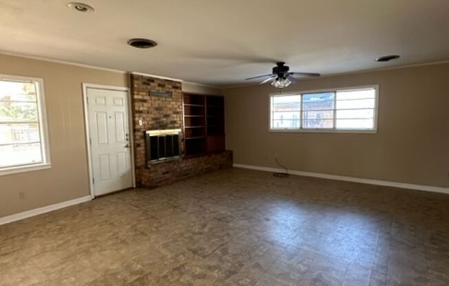 3 beds, 2 baths, $1,595