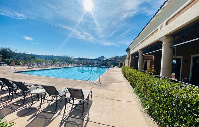 Beautiful  Escala Townhome  in Resort Style Coummunity
