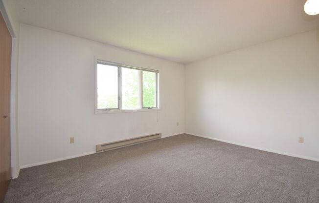 2 beds, 1 bath, $1,700, Unit 66