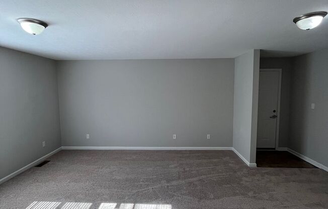 3 beds, 2 baths, $1,000, Unit 367D