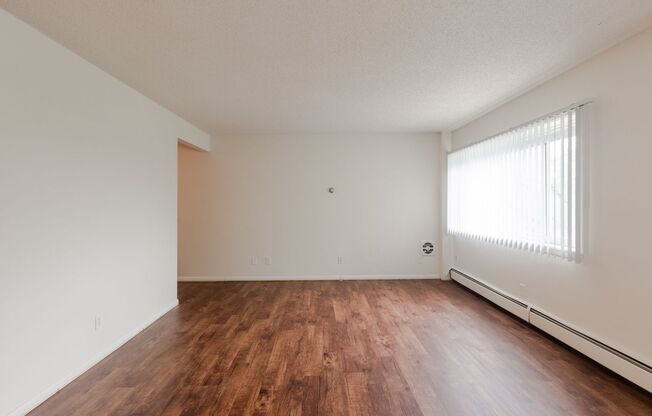 1 bed, 1 bath, 740 sqft, $1,025, Unit 305