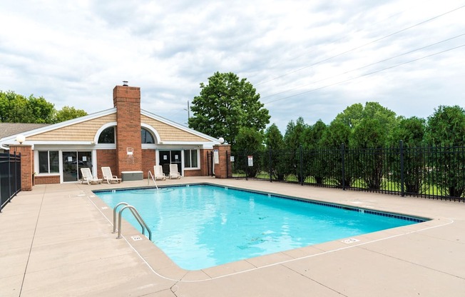 Glimmering Pool at Cinnamon Ridge Apartments, Eagan, MN, 55122