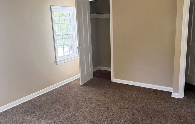 3 beds, 1 bath, $1,250