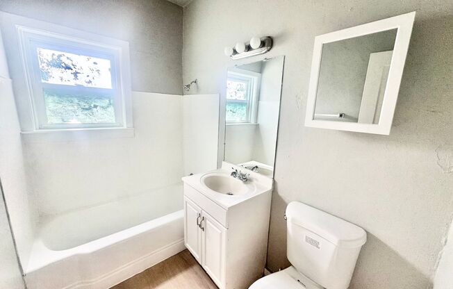 2 beds, 1 bath, 602 sqft, $890, Unit Unit 17