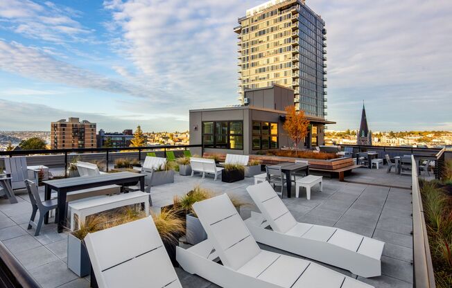 Studio, 1 bath, 352 sqft, $1,375, Unit 708
