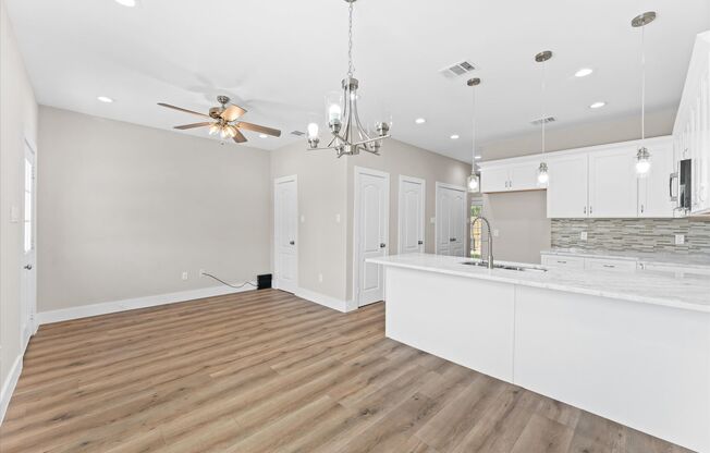 Fashionable Home Not Far From Downtown & Med Center