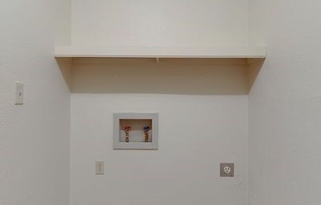 1 bed, 1 bath, 836 sqft, $850, Unit 104-9003