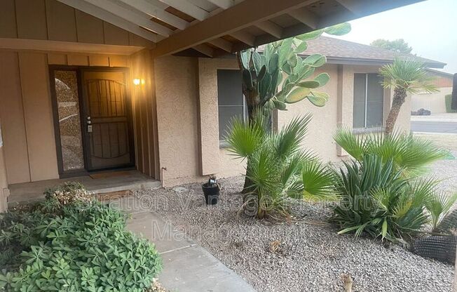 1538 E MCNAIR DR