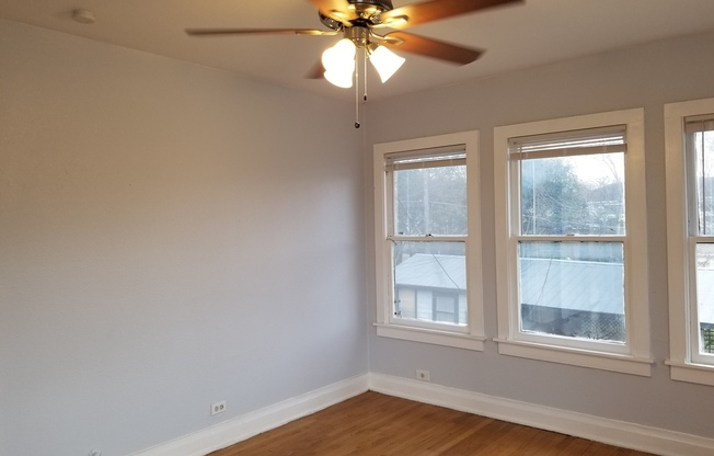 1 bed, 1 bath, 700 sqft, $850, Unit Unit 3