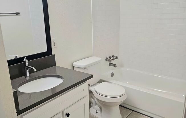 1 bed, 1 bath, 700 sqft, $1,124, Unit LAW11-307