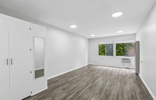 Studio, 1 bath, 615 sqft, $1,998, Unit 220