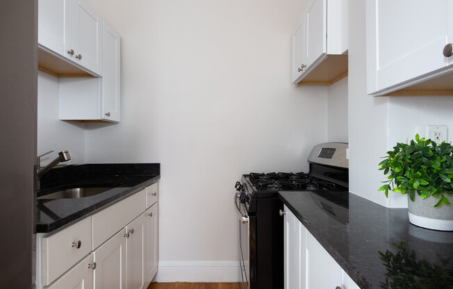2 beds, 1 bath, 758 sqft, $3,200, Unit 43