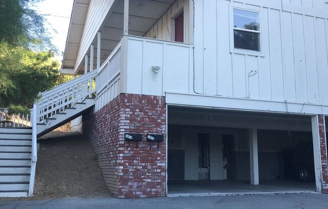 College Drive/ N Sierra