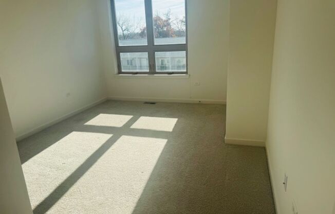 2 beds, 1.5 baths, 1,730 sqft, $2,595, Unit 4832 157th Street