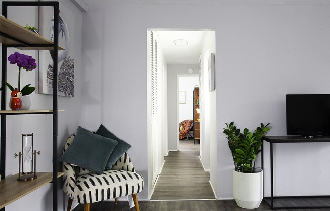 1 bed, 1 bath, 650 sqft, $999, Unit 503-R