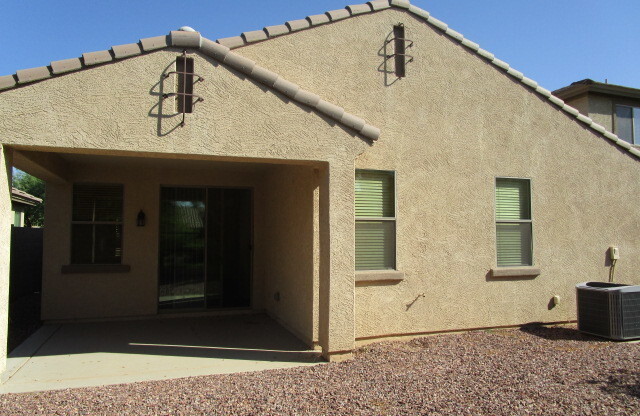 3 beds, 2 baths, $1,900