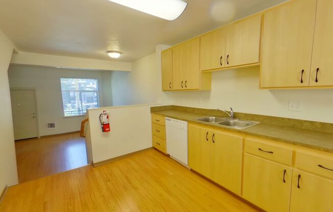 4 beds, 2.5 baths, 1,515 sqft, $3,600, Unit 30