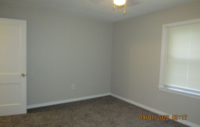 3 beds, 1 bath, $750