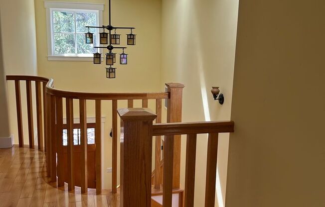 Lovingly Maintained 5 Bed, 3.5 Bath Executive Home Close to Downtown MV