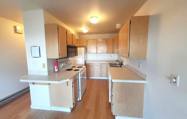 2 beds, 1 bath, $1,795, Unit # 203