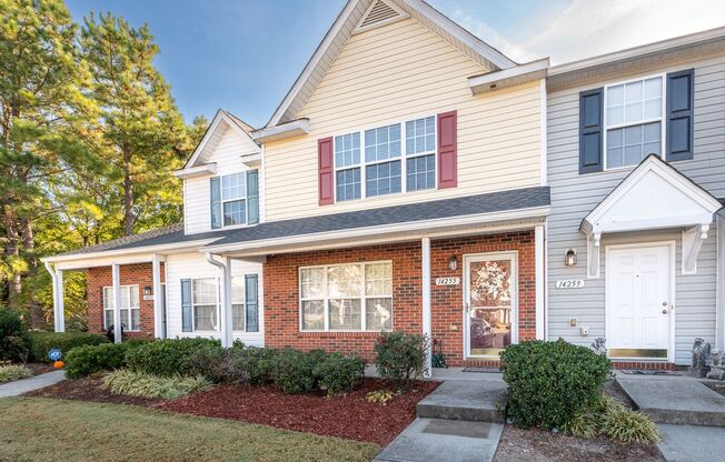 Super Townhouse with 2 MASTER BEDROOMS!