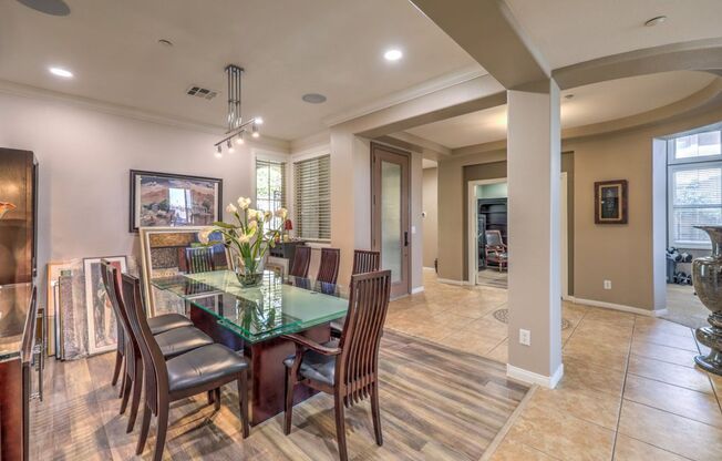 3 beds, 3 baths, $6,995