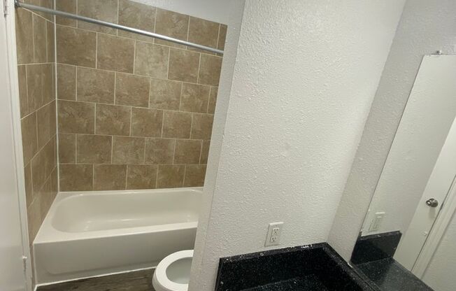 2 beds, 2 baths, 878 sqft, $1,430, Unit 2071