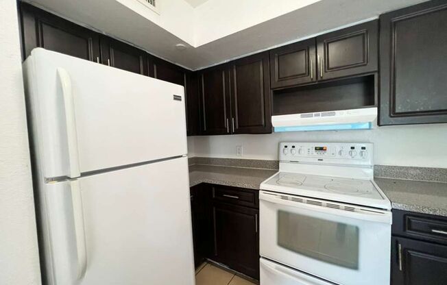 3 beds, 2 baths, 1,079 sqft, $3,200, Unit 13780-301
