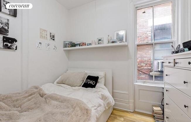 11 CARMINE ST