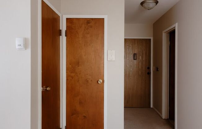 Studio, 1 bath, 422 sqft, $875, Unit 302