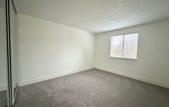 2 beds, 1 bath, 803 sqft, $1,515, Unit 67