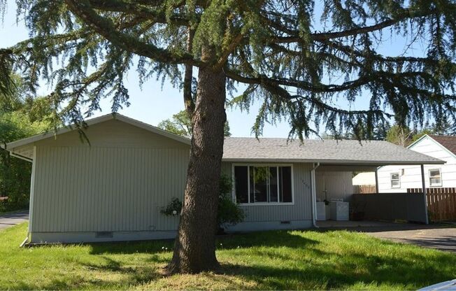 13400 SW Berthold Street ~ COMING SOON! Easy Ranch-Style Living