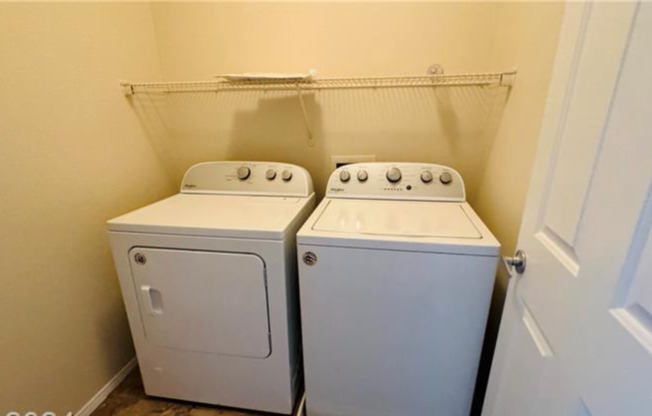 3 beds, 2 baths, $1,895, Unit UNIT 11102