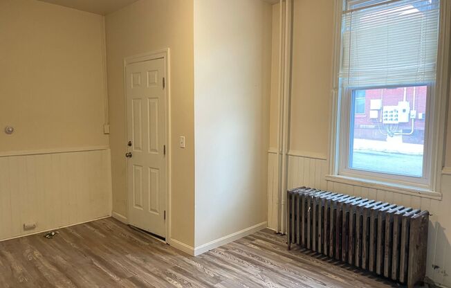 3 beds, 1 bath, $1,125, Unit 246 Union St. Apt. 2