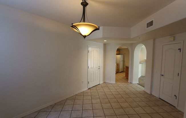 3-Bedroom Summit Park Condo with Fireplace, Balcony & Covered Parking