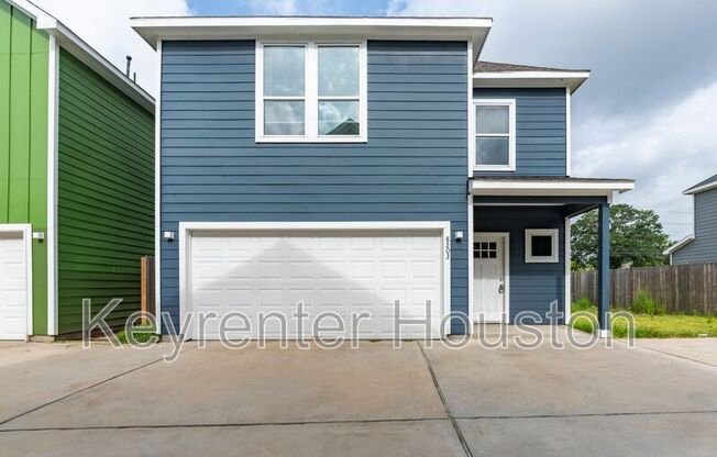 8203 WOODLYN RD