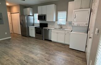 Studio, 1 bath, 322 sqft, $1,500