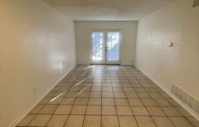 2 beds, 1 bath, 500 sqft, $775, Unit 42