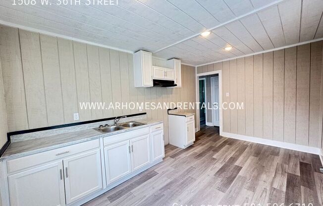 1508 W 36 ST