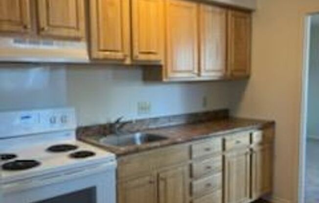 1 bed, 1 bath, $1,250, Unit C04