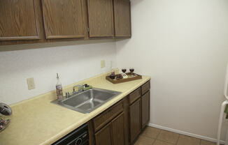 1 bed, 1 bath, 650 sqft, $825, Unit 482C