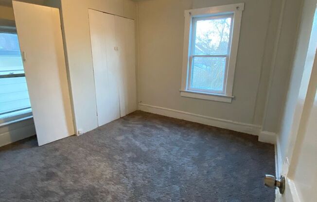 2 beds, 1 bath, $800