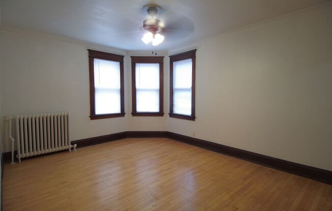 3 beds, 1 bath, 935 sqft, $1,500, Unit 3059 N Maryland Ave F, Milwaukee, WI 53211