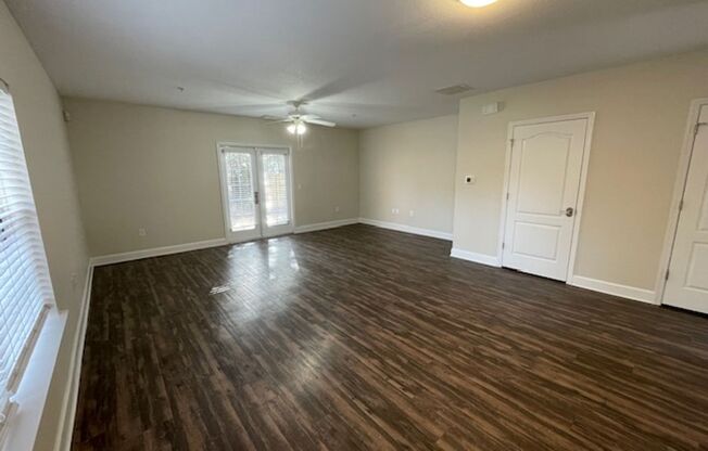 2 beds, 2.5 baths, $1,550, Unit Unit 16