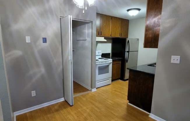 1 bed, 1 bath, 700 sqft, $1,046, Unit 1184-203